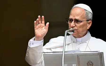 بابا الفاتيكان يدعو لوقف إطلاق نار في الشرق الأوسط وأوكرانيا