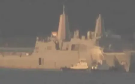 اندلاع حريق هائل في سفينة عسكرية أمريكية قبالة سواحل اليابان- فيديو