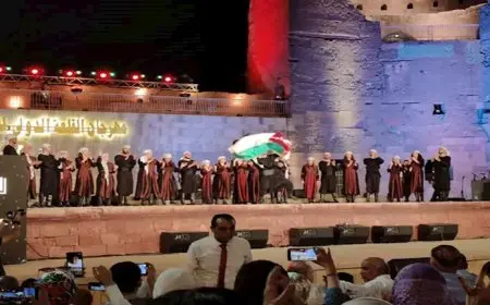 بالصور| إيهاب توفيق لجمهور حفله بمهرجان القلعة للموسيقى والغناء: “وحشتوني جدا ومنورين”