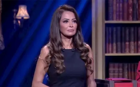 داليا البحيري تخطف الأنظار بإطلالة جريئة.. وغادة عبدالرازق تعلق (صورة)