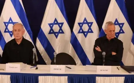 وزير الدفاع الإسرائيلي الأسبق يدرس العودة إلى حكومة نتنياهو لدعم صفقة غزة