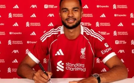 رسميا.. جاكبو يجدد عقده مع ليفربول لمدة عامين ونصف