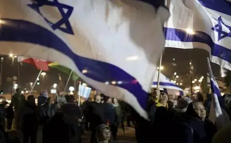 متظاهرون إسرائيليون لترامب: اصنع التاريخ وحرّر الأسرى