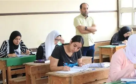 بدء تسليم الطلاب الناجحين بالدور الثاني للثانوية العامة شهادات النجاح