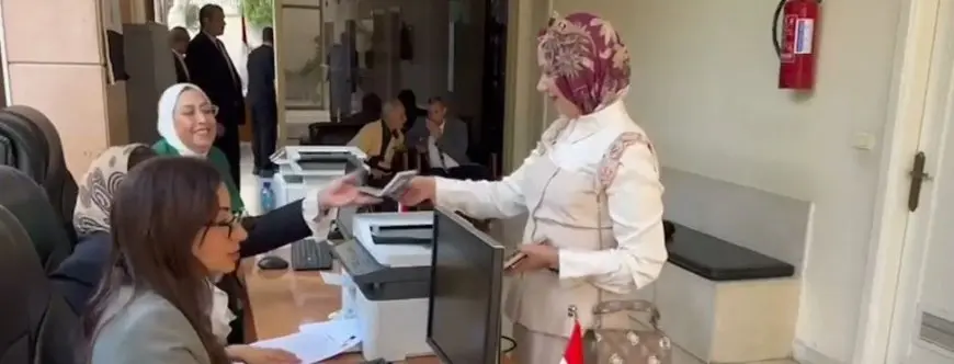 المستشار أحمد بنداري يشكر المصريين بالخارج: لم نتوقع هذا الإقبال للتصويت بانتخابات مجلس الشيوخ