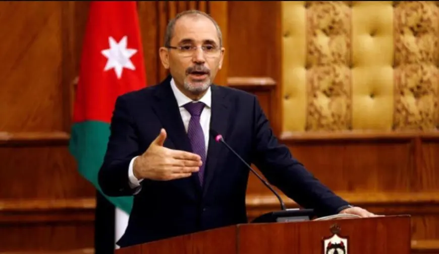 وزيرا خارجية الأردن والإمارات يبحثان هاتفيًا جهود إيصال المساعدات الإنسانية إلى غزة