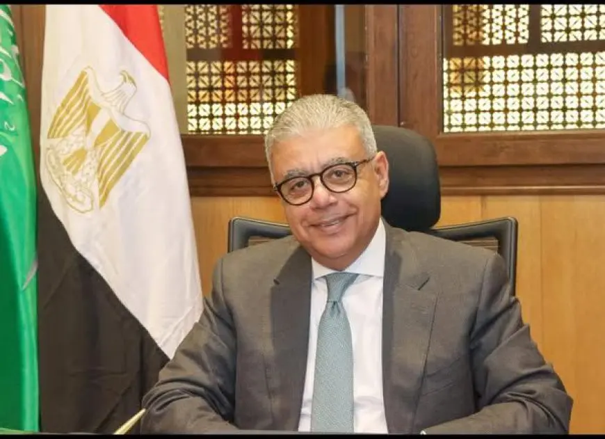 سفير مصر بالسعودية: إقبال ملحوظ على انتخابات مجلس الشيوخ.. وروح الانتماء تغلبت على حرارة الجو والإجازات