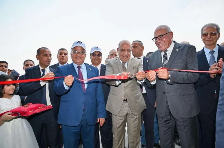 صُنع في مصر.. خط إنتاج جديد لأبراج الكهرباء يرفع القدرة الإنتاجية لـ30 ألف طن سنويا