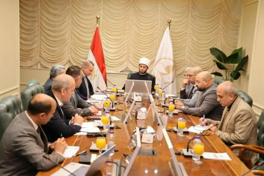 وزير الأوقاف ورئيسي صندوق التنمية الحضرية وهيئة الأوقاف يبحثان التعاون المشترك