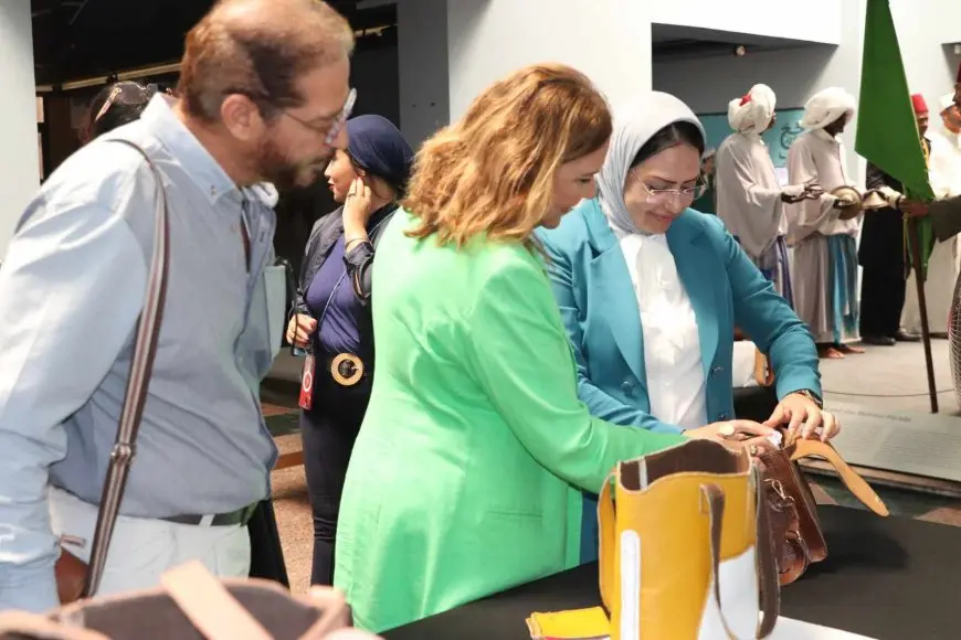 افتتاح معرض إبداع الجلد في أكاديمية الفنون