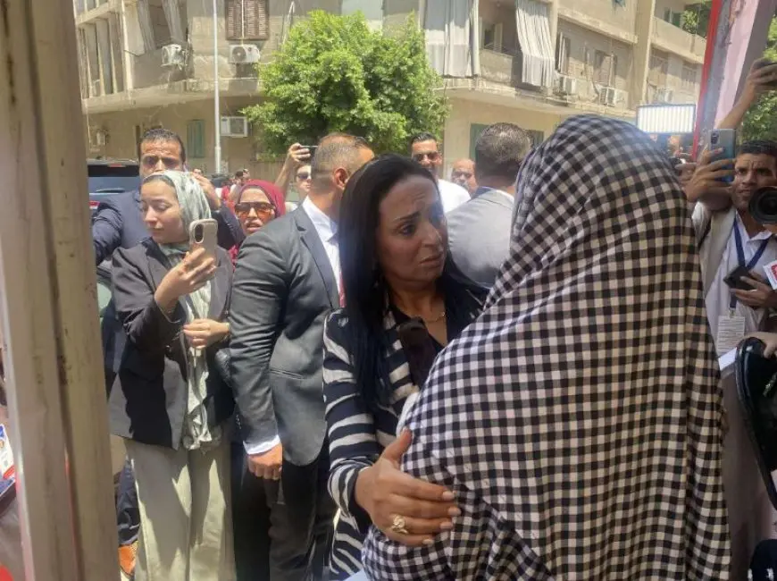 «كلام الناس واصل».. وزيرة التضامن تستمع لشكاوى المواطنين خلال مشاركتها في انتخابات الشيوخ