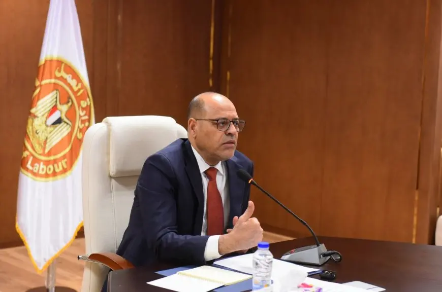 وزير العمل يناقش مع المجلس الأعلى للتشاور الاجتماعي القرارات التنفيذية لقانون العمل الجديد
