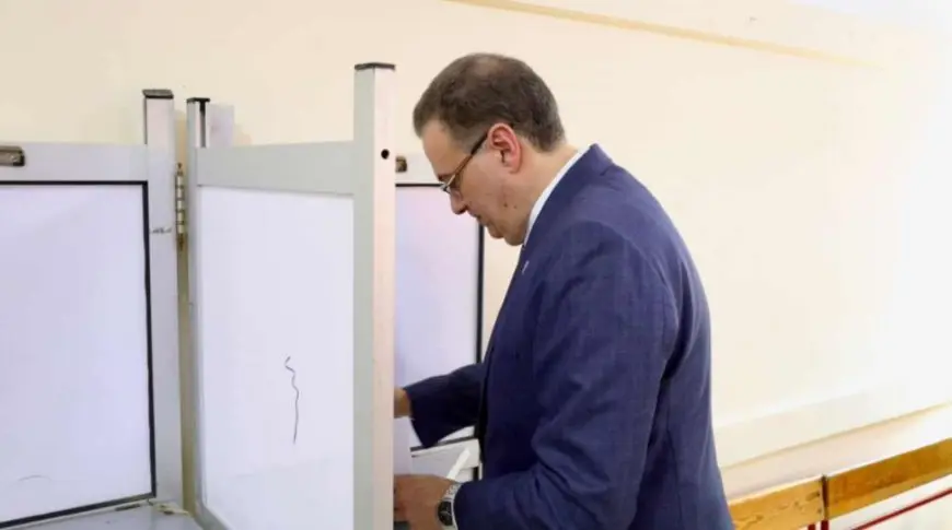 رئيس جهاز التنظيم والإدارة يدلس بصوته في انتخابات مجلس الشيوخ ويدعو المواطنين للمشاركة