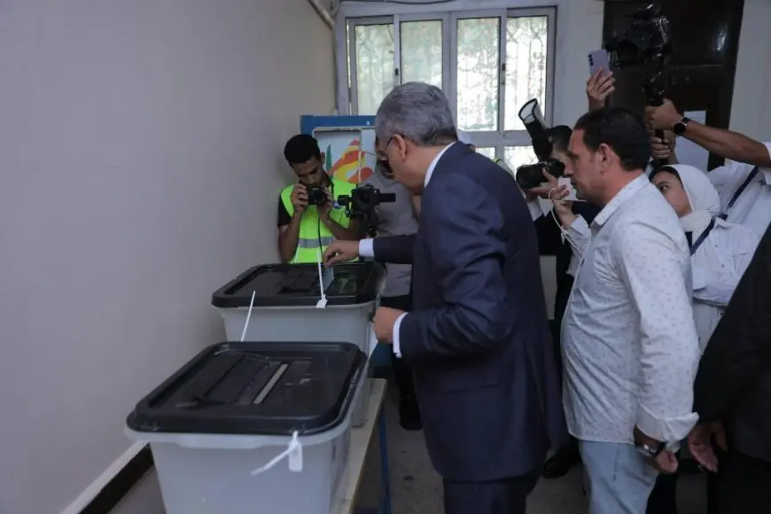 وزير السياحة يدلي بصوته في انتخابات مجلس الشيوخ: المشاركة واجب وطني ومسئولية دستورية