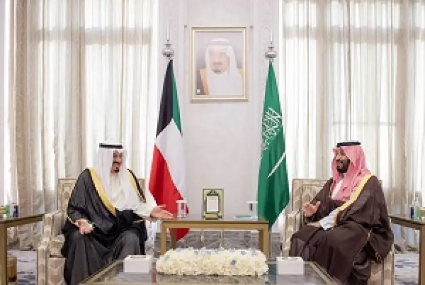 ولي العهد السعودي ورئيس الوزراء الكويتي يستعرضان تطوير العلاقات في مختلف المجالات