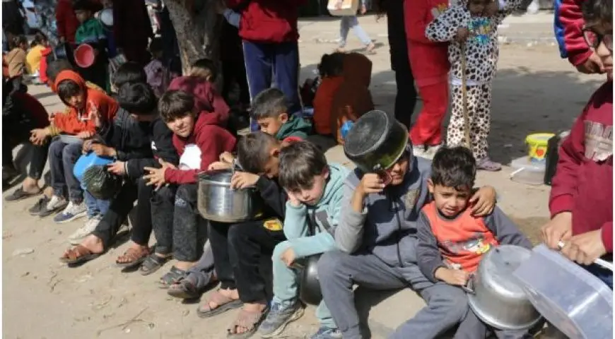 الحكومة الفلسطينية تطالب بتفعيل كل أدوات الضغط الدولية لوقف تفشي المجاعة بغزة
