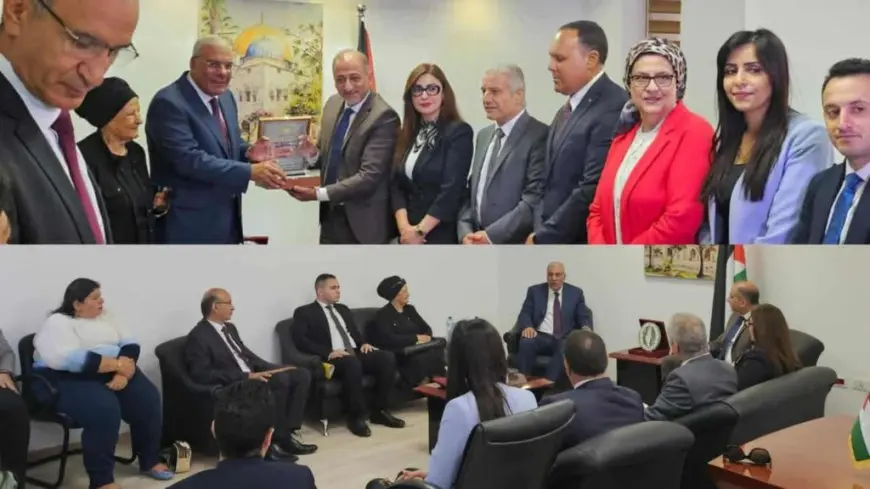 مندوب فلسطين يُكرم مندوب مصر الدائم لدى الجامعة العربية