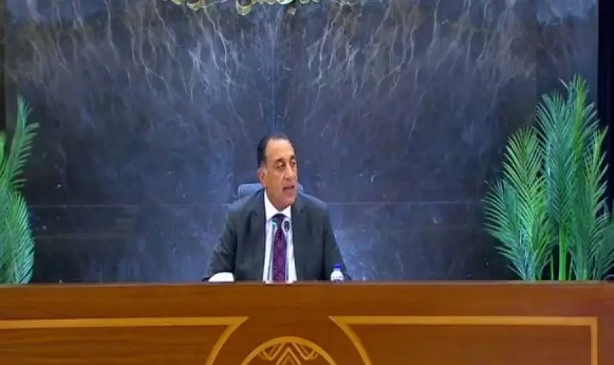 مدبولي: آلاف الشاحنات المصرية تتواجد قرب معبر كرم أبو سالم لدخول قطاع غزة