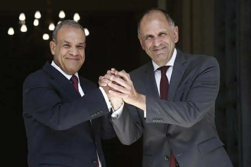 وزير الخارجية لنظيره اليوناني: مشروع الربط الكهربائي بين البلدين يسهم في تحقيق أمن الطاقة لأوروبا
