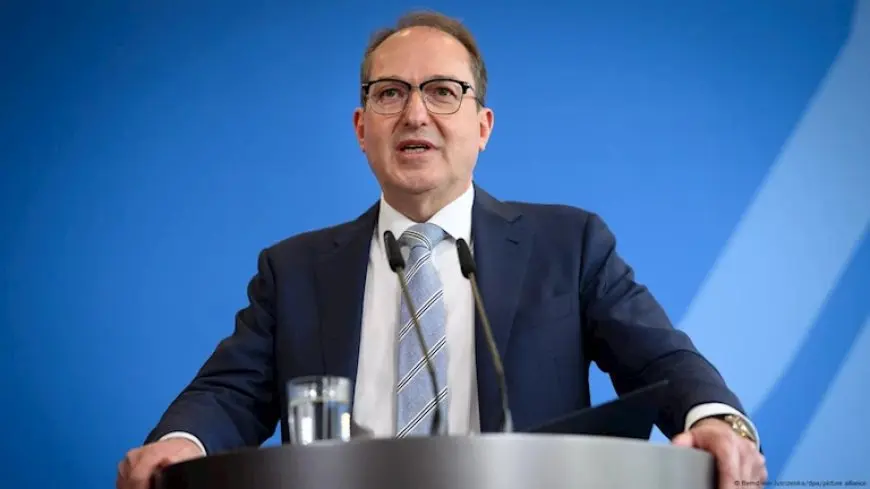 وزير الداخلية الألماني يعلن عزمه تمديد الرقابة على الحدود