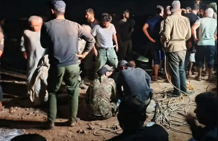 جهود تركية لإنقاذ طفل سقط داخل بئر عمقها 60 مترا بريف الرقة الشمالي في سوريا