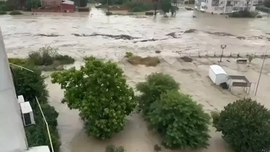 انهيار طيني يضرب قرية هندية ويخلّف قتلى ومفقودين (صور- فيديو)
