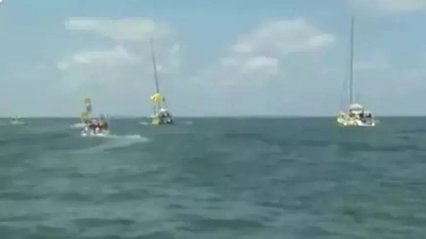 إعلام عبري: أسطول عائلات الأسرى لن يدخل إلى غزة