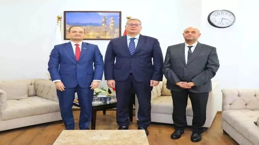 وزير البترول يبحث تعظيم الإنتاجية وتعزيز التعاون مع “أباتشي الأمريكية”