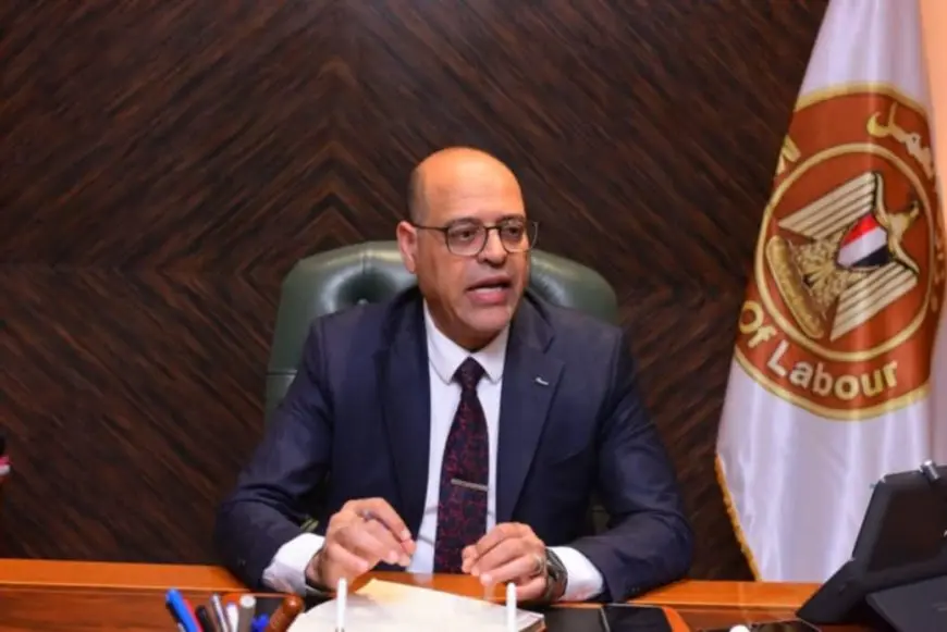 وزير العمل يوقف أنشطة 4 شركات لإلحاق العمالة بالخارج ويُلغي ترخيص أخرى لمخالفة القانون