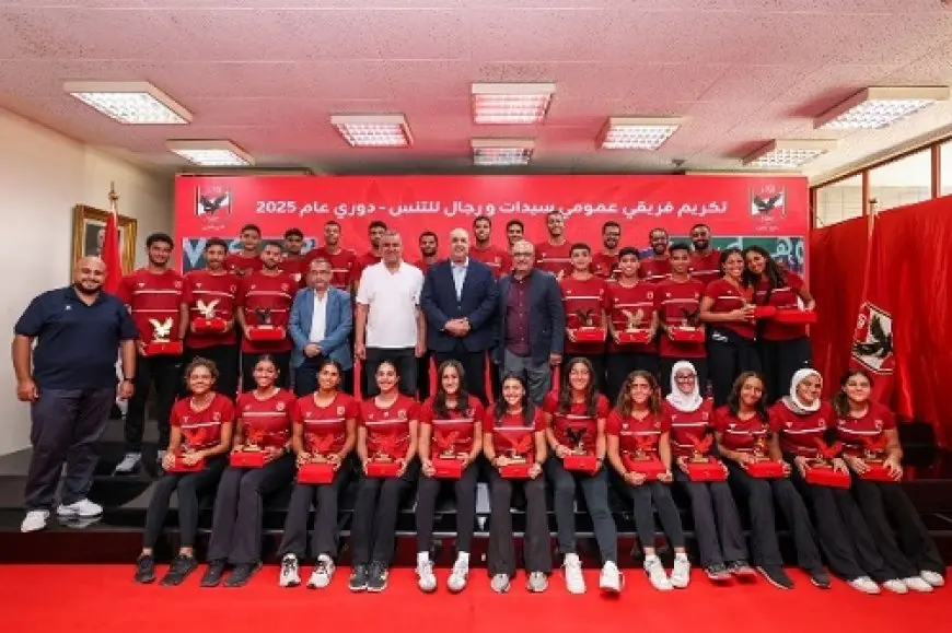 الخطيب يكرم «رجال وسيدات التنس» بعد الفوز بالدوري