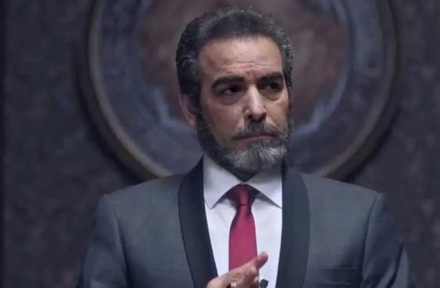 أحمد عبد العزيز عن واقعة رفضه مصافحة شاب: لم أنتبه له وأعتبره ابني
