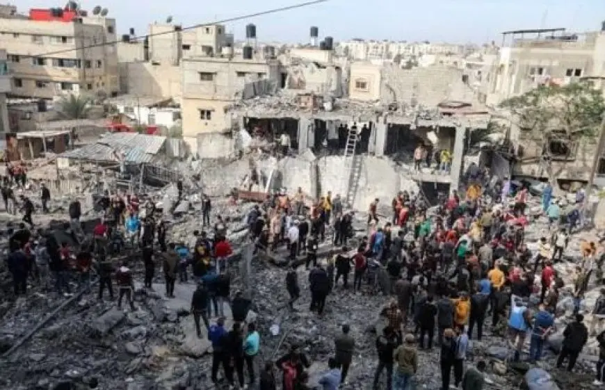 استشهاد 7 فلسطينيين وإصابة 34 آخرين إثر استهداف قوات الاحتلال الإسرائيلي وسط قطاع غزة