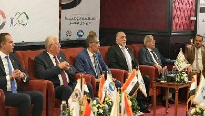 مدبولي يوجه بتكثيف جهود تلقي الشكاوى في ظل سعي الدولة لتحسين مستوى جودة الخدمات المقدَمة للمواطنين