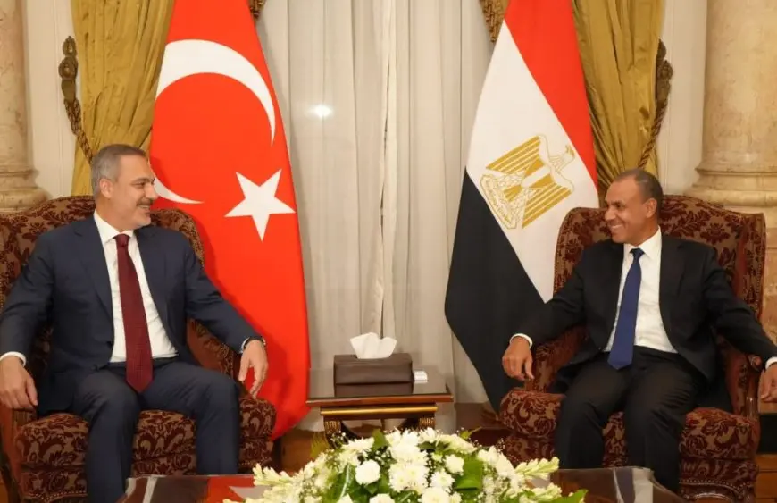 وزير الخارجية يعقد جلسة مباحثات مع نظيره التركى