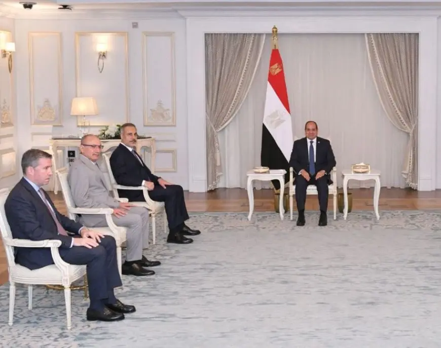 الرئيس السيسي ووزير الخارجية التركي يؤكدان رفض إعادة الاحتلال العسكري لقطاع غزة