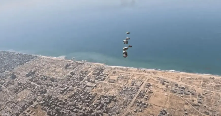 الإمارات تنفذ الإسقاط الجوي الـ67 للمساعدات الإنسانية بقطاع غزة