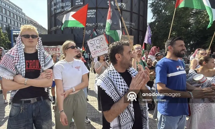 صمتكم يقتل.. مظاهرة في برلين لدعم فلسطين والتنديد بسياسة التجويع الإسرائيلية