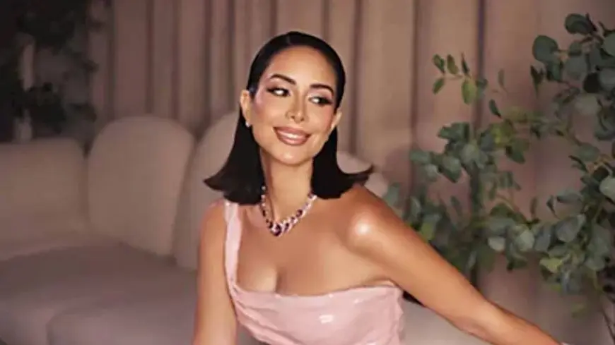 بسنت شوقي توثق تجربتها الأولى في حمام الثلج (فيديو)
