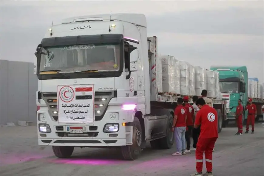 استئناف دخول شاحنات مساعدات غزة من معبر رفح البري بعد انتهاء العطلة الأسبوعية
