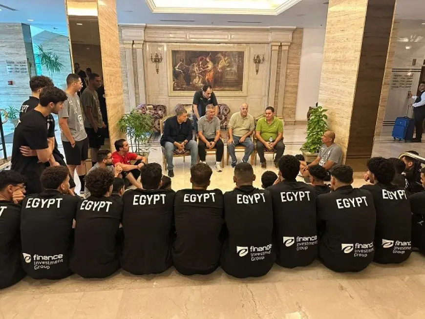 طارق محروس يزور منتخب الناشئين ويحفزهم بعد تعافيه من وعكته الصحية
