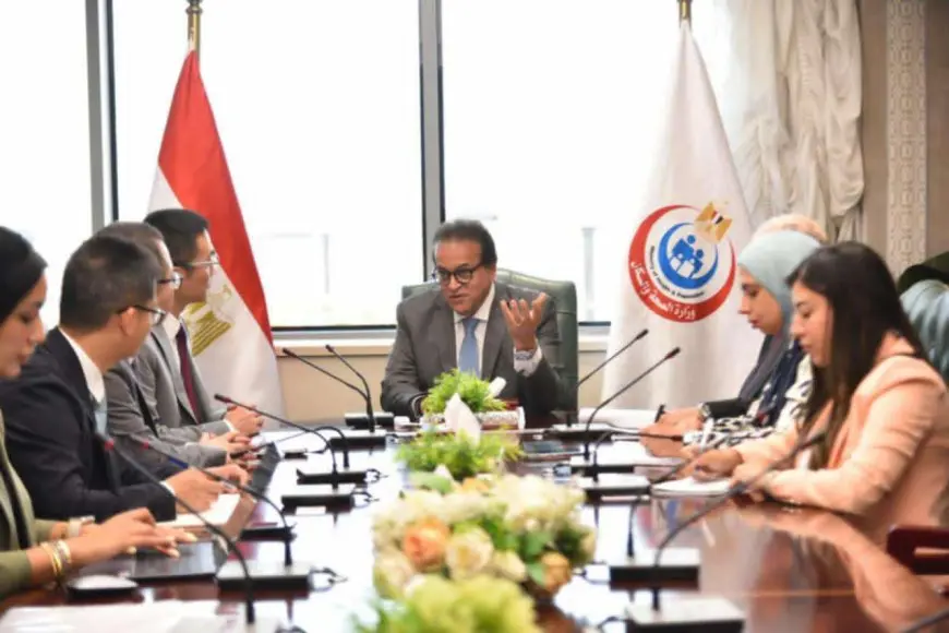 وزير الصحة يبحث مع رئيس شركة هواوي العالمية تعزيز التعاون في الذكاء الاصطناعي والتحول الرقمي