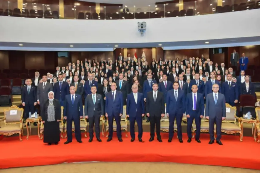 النائب العام يلتقي أول دفعة من السيدات المرشحات للعمل معاونات بالنيابة العامة