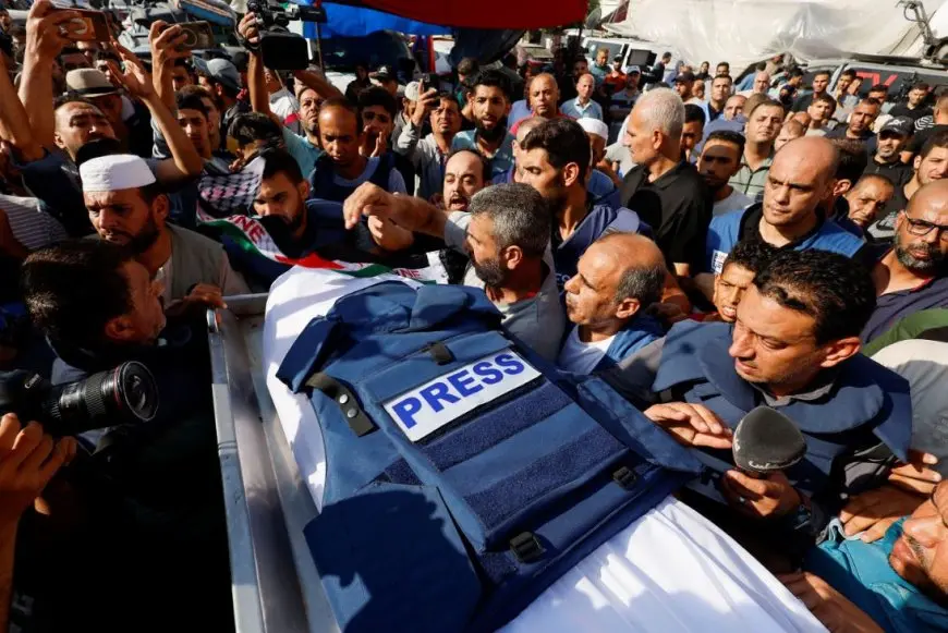 مفوضة أوروبية: قتل إسرائيل الصحفيين بغزة ضربة لحرية الصحافة