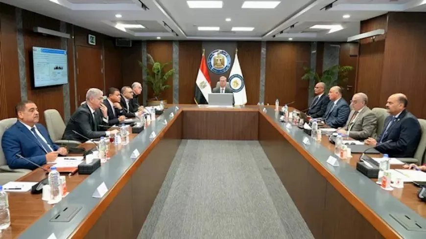 وزير البترول يتابع الموقف التنفيذي لمشروع مجمع شركة البحر الأحمر الوطنية للبتروكيماويات
