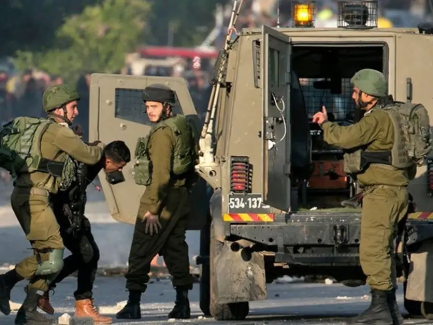 قوات الاحتلال الإسرائيلية تعتقل فلسطينيا من ذوي الاحتياجات الخاصة في الضفة الغربية
