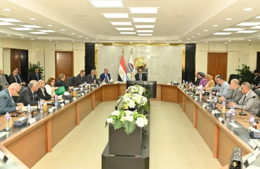 قفزة في الإيرادات المستهدفة للقابضة للأدوية إلى 18 مليار جنيه.. والأرباح المتوقعة 3.4 مليار بنمو 343%