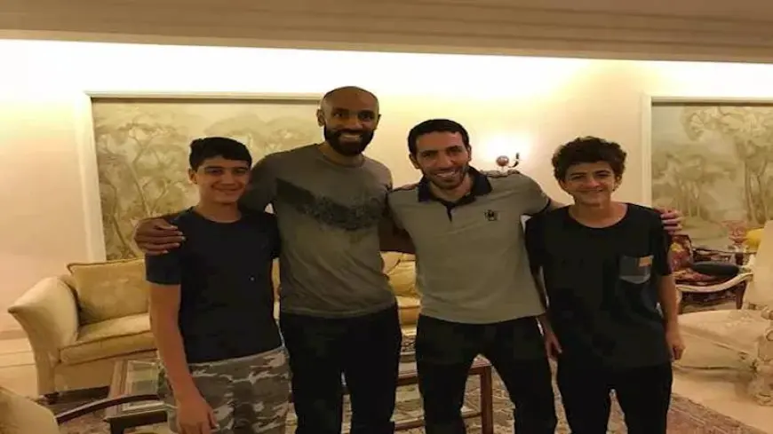 “6 أشقاء وشايل ذنب أحدهم”.. 15 صورة وأبرز المعلومات عن عائلة محمد أبو تريكة