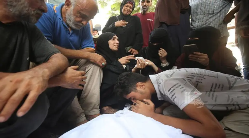5 شهداء و10 جرحى من منتظري المساعدات برصاص الاحتلال وسط غزة