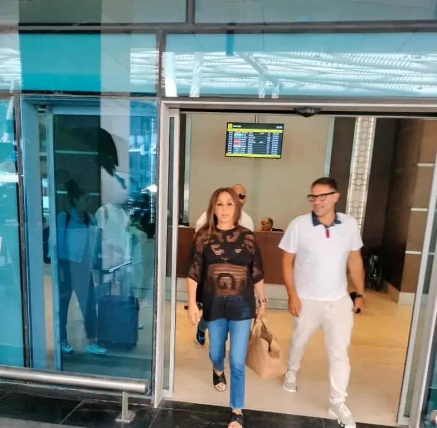 إليسا تصل القاهرة استعدادا لحفلها بالساحل الشمالي