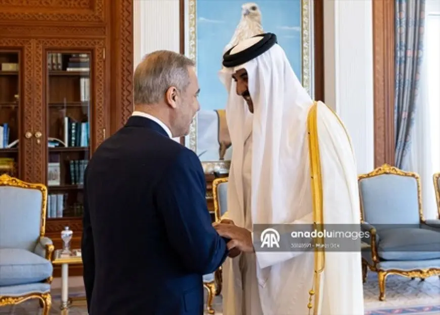 أمير قطر يستقبل وزير الخارجية التركي في الدوحة